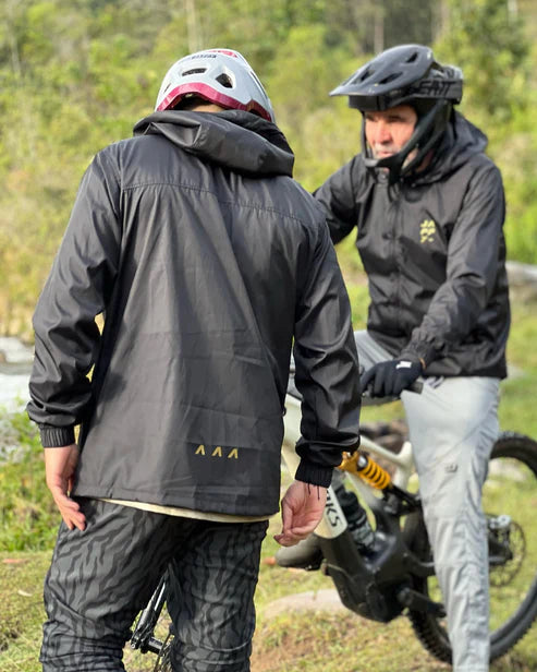 Rompe Vientos Negros Hombre