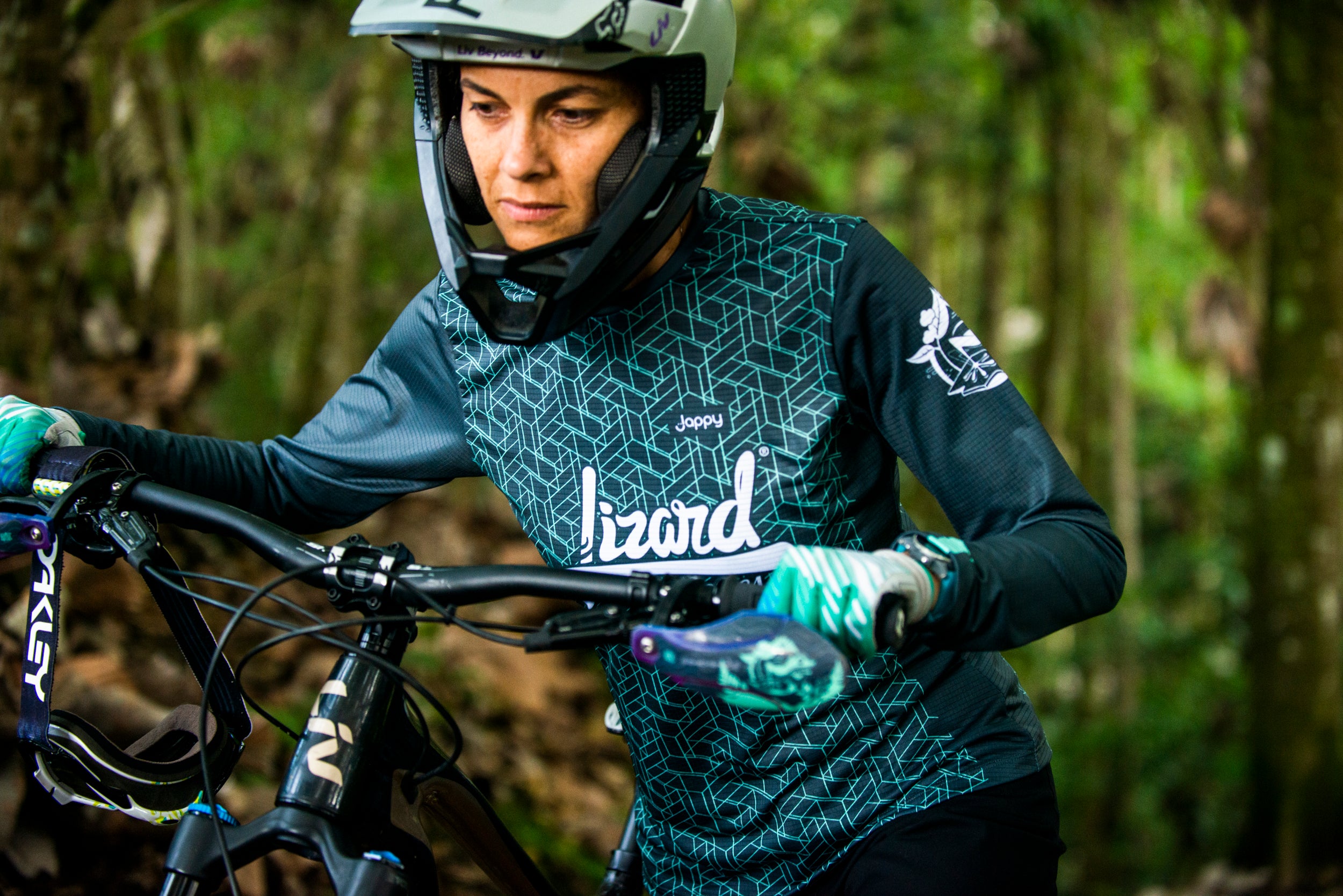 Ropa de Ciclismo para Mujer: Rutas MTB y de Ruta con Estilo y Comodidad ...