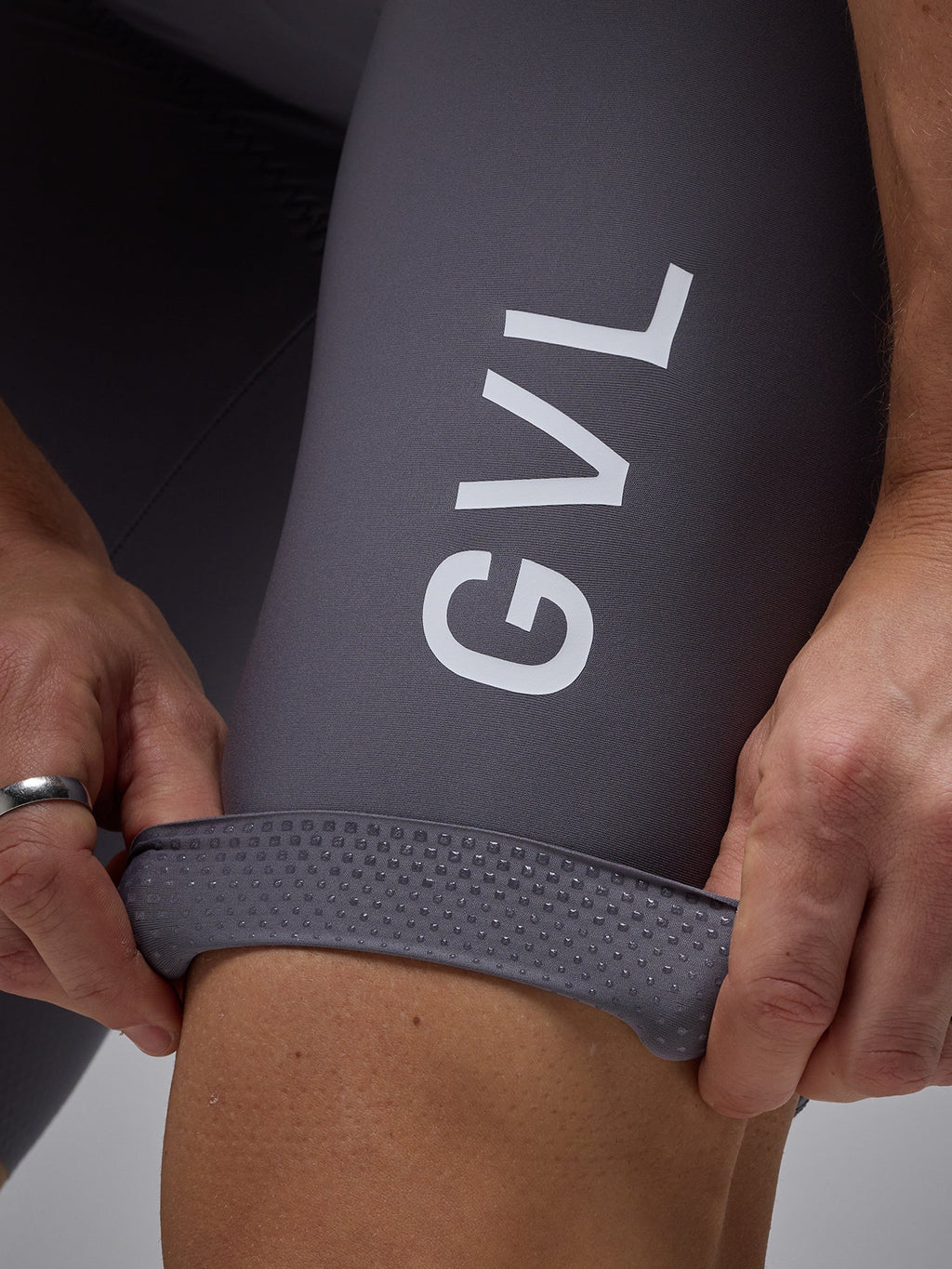 Pantaloneta ciclismo hombre Pantaloneta Ciclismo Givelo Lacefly 2.0 Gris Hombre Givelo — ropa ciclismo colombiana