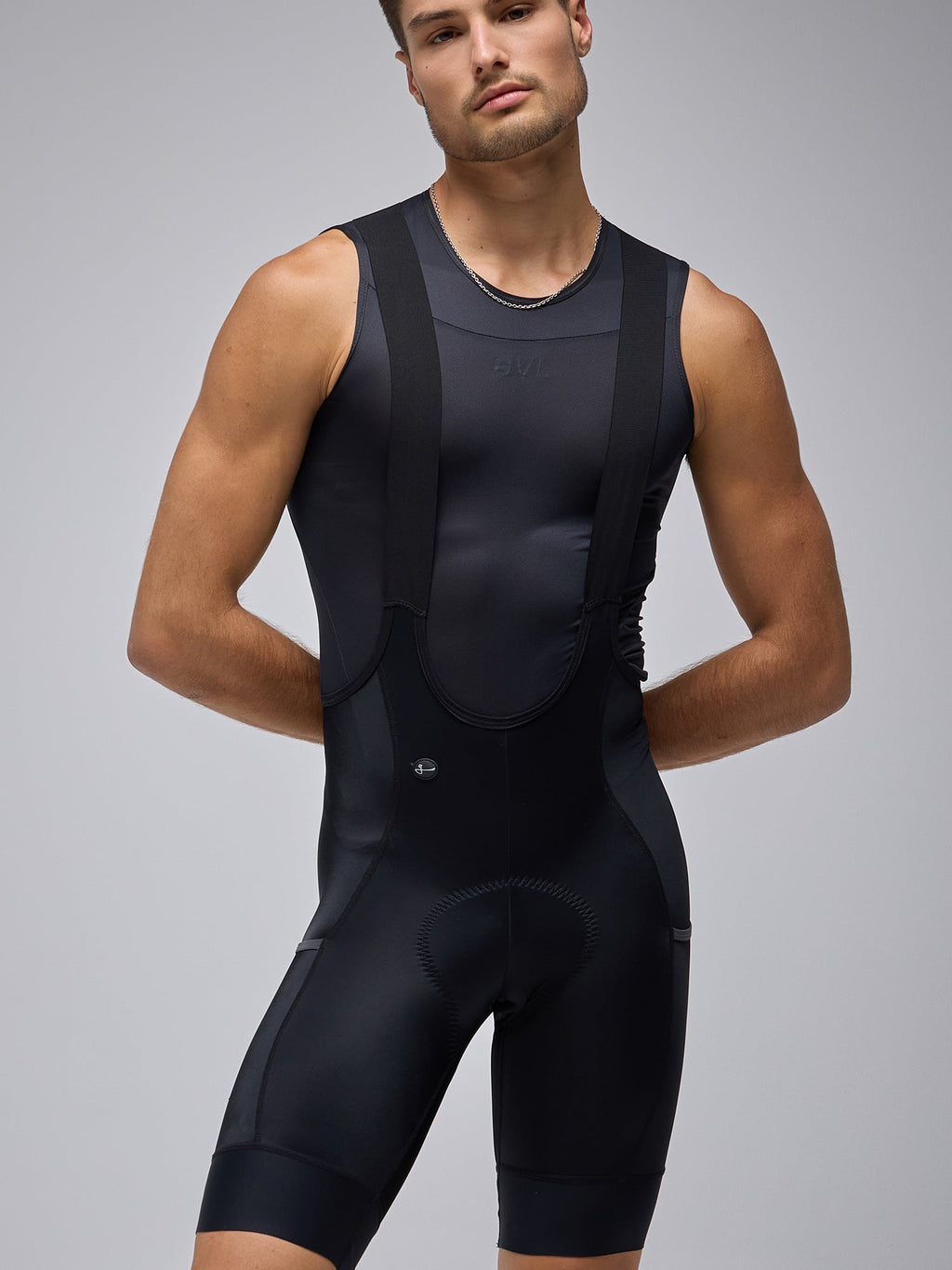 Pantaloneta ciclismo hombre Pantaloneta Ciclismo Givelo ESSNTL Cargo Black Hombre Givelo — ropa ciclismo colombiana