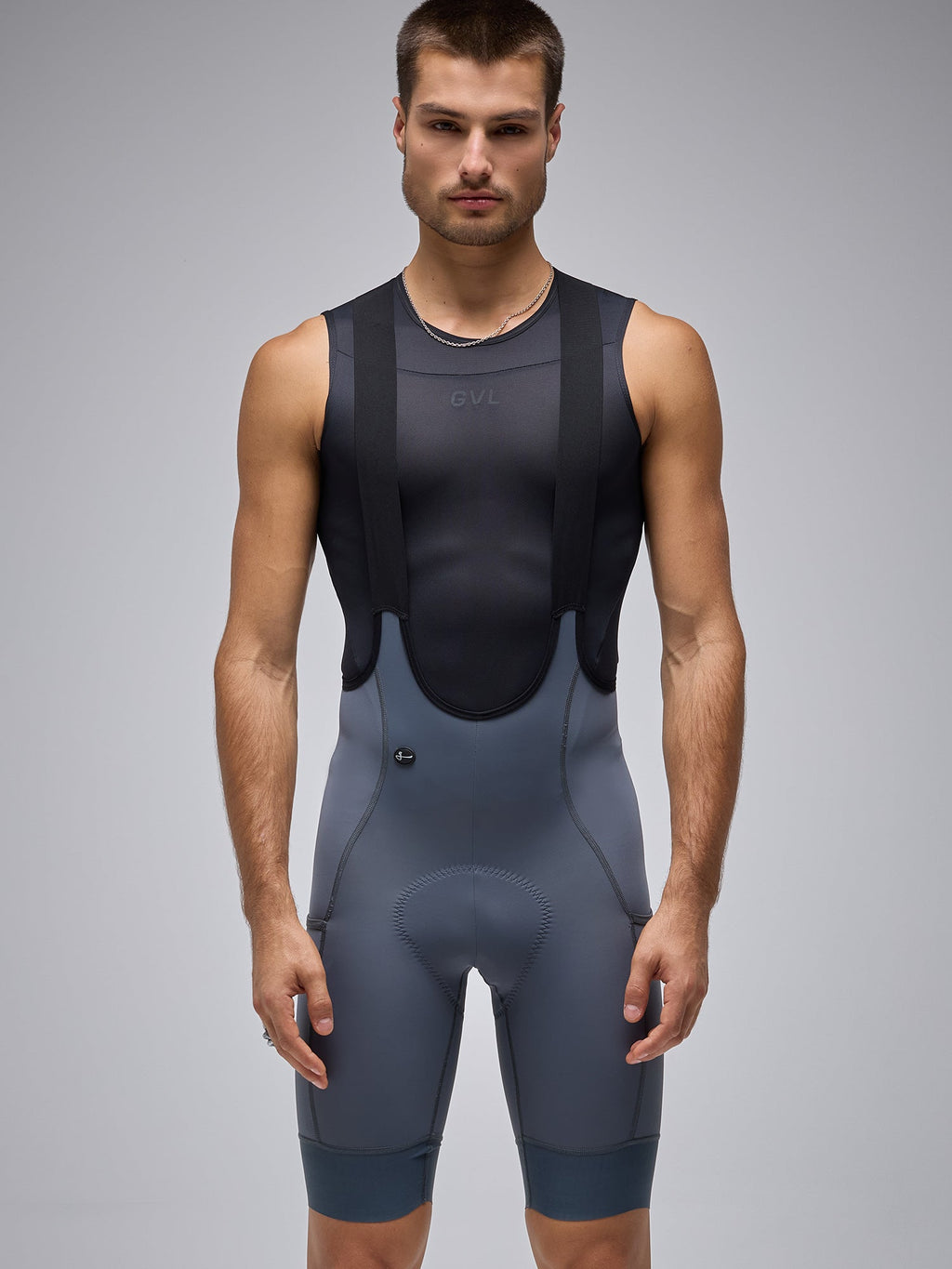 Pantaloneta ciclismo hombre Pantaloneta Ciclismo Givelo ESSNTL Cargo Grey Hombre Givelo — ropa ciclismo colombiana