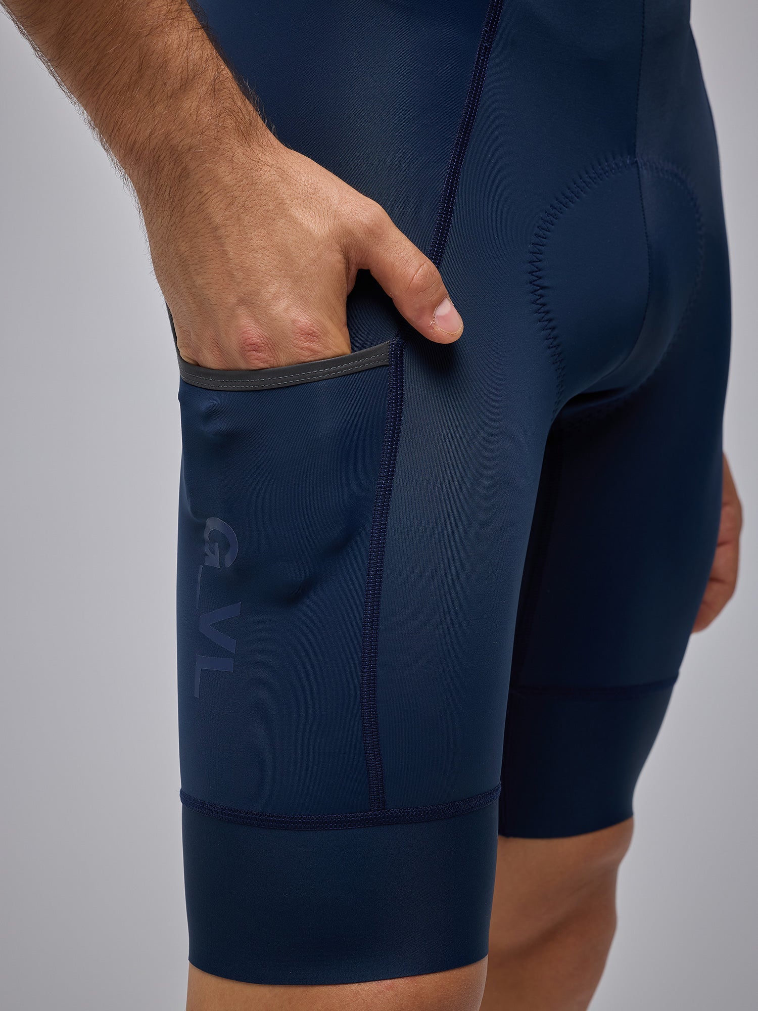 Pantaloneta ciclismo hombre Pantaloneta Ciclismo Givelo ESSNTL Cargo Navy Hombre Givelo — ropa ciclismo colombiana