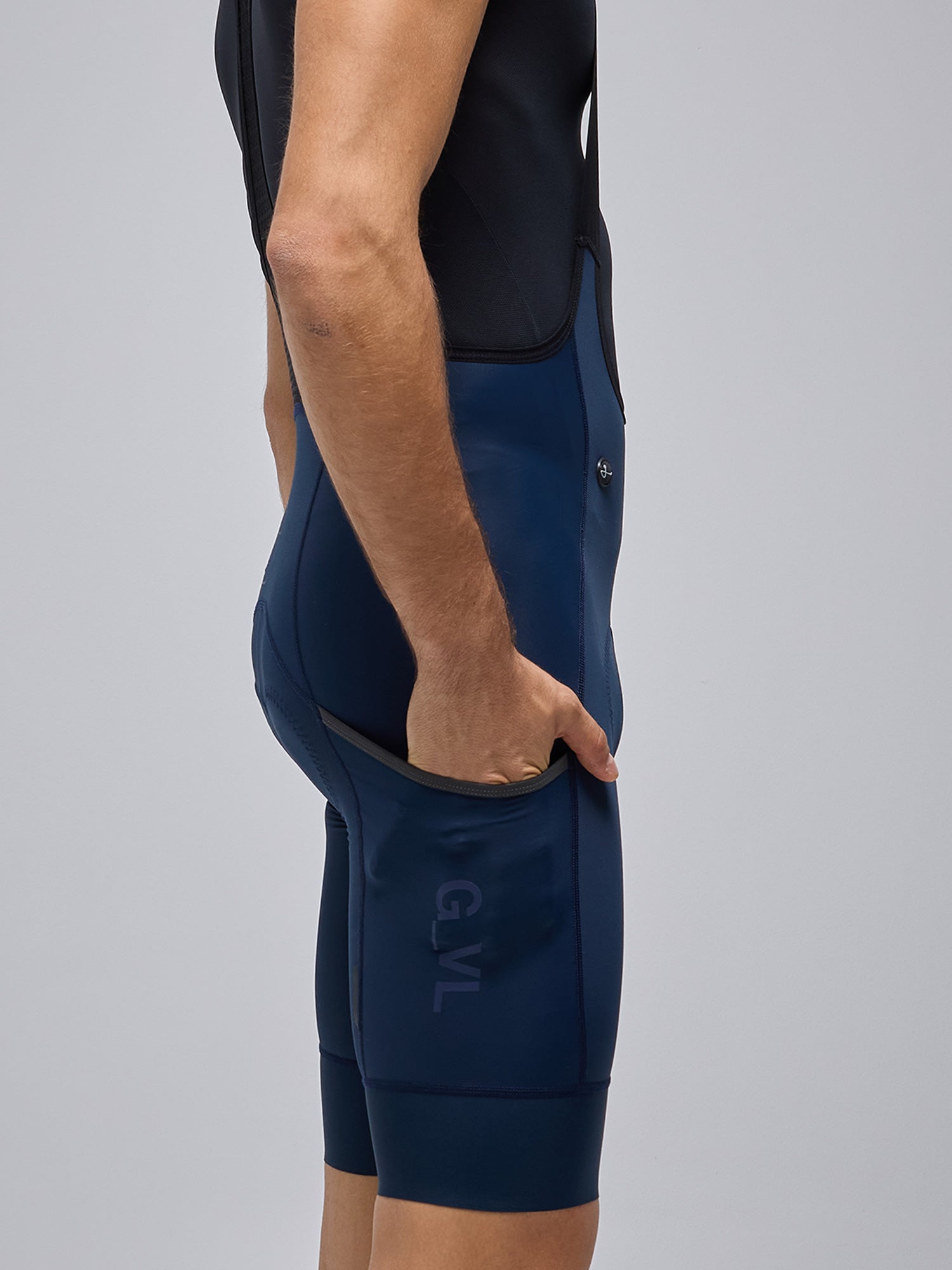 Pantaloneta ciclismo hombre Pantaloneta Ciclismo Givelo ESSNTL Cargo Navy Hombre Givelo — ropa ciclismo colombiana