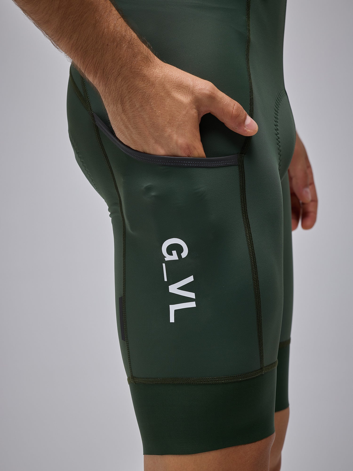 Pantaloneta ciclismo hombre Pantaloneta Ciclismo Givelo ESSNTL Cargo Pine Hombre Givelo — ropa ciclismo colombiana