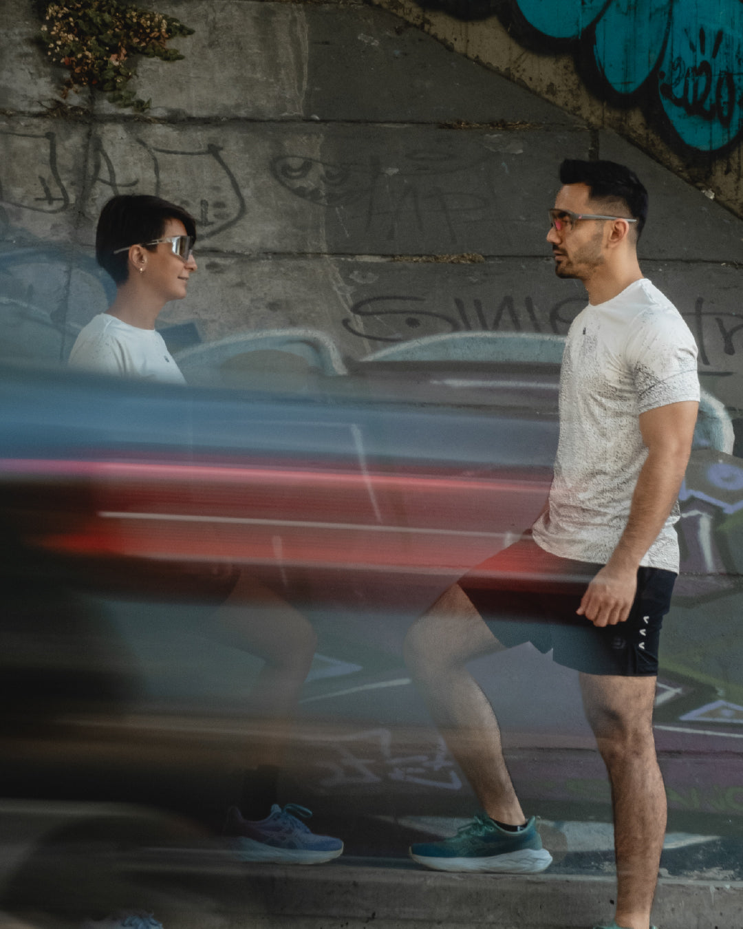 corredor con Jersey Running Atmosphere 2.0 para hombre, vista lateral completa