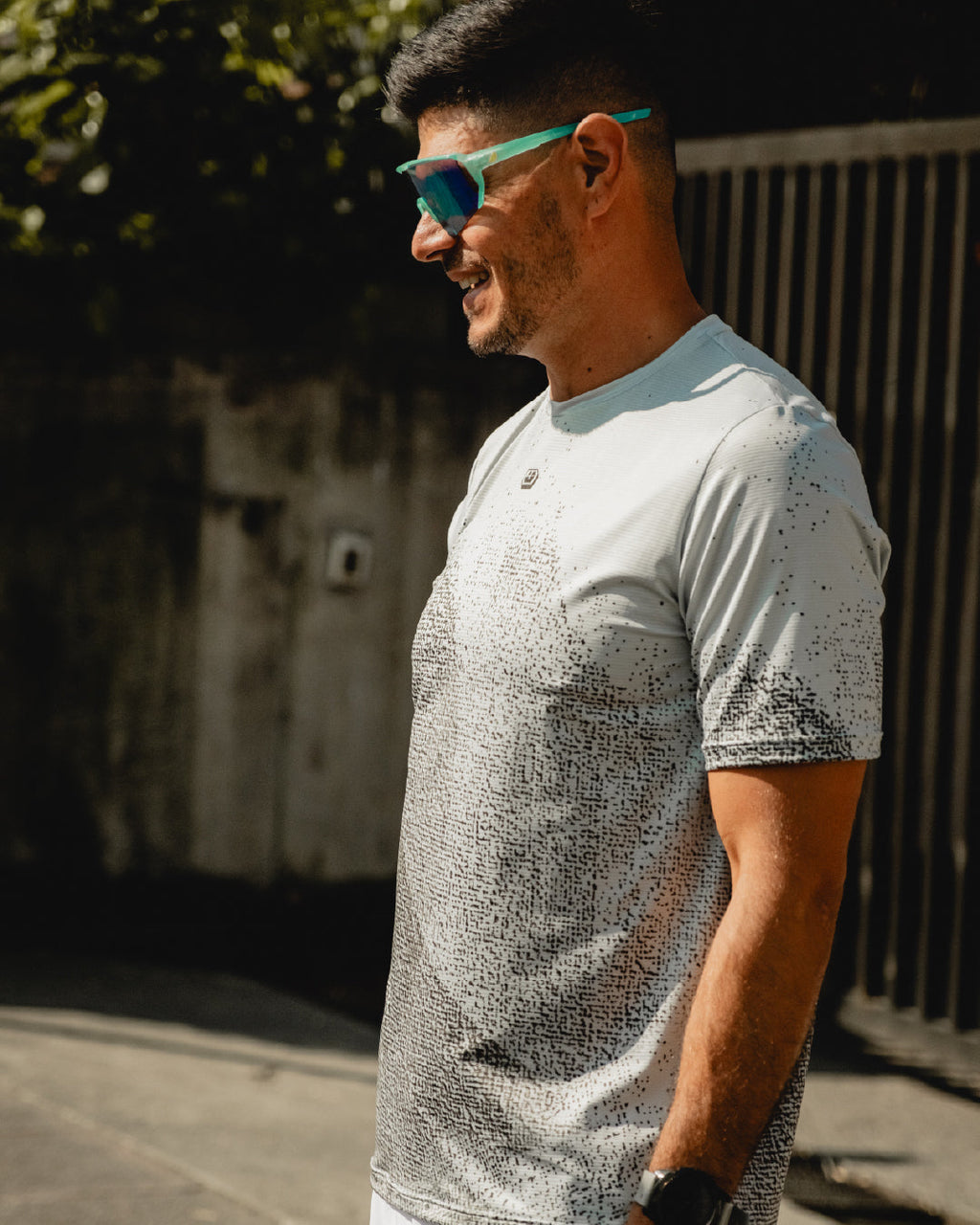 Corredor con Jersey Running Atmosphere 3.0 para hombre, vista lateral completa