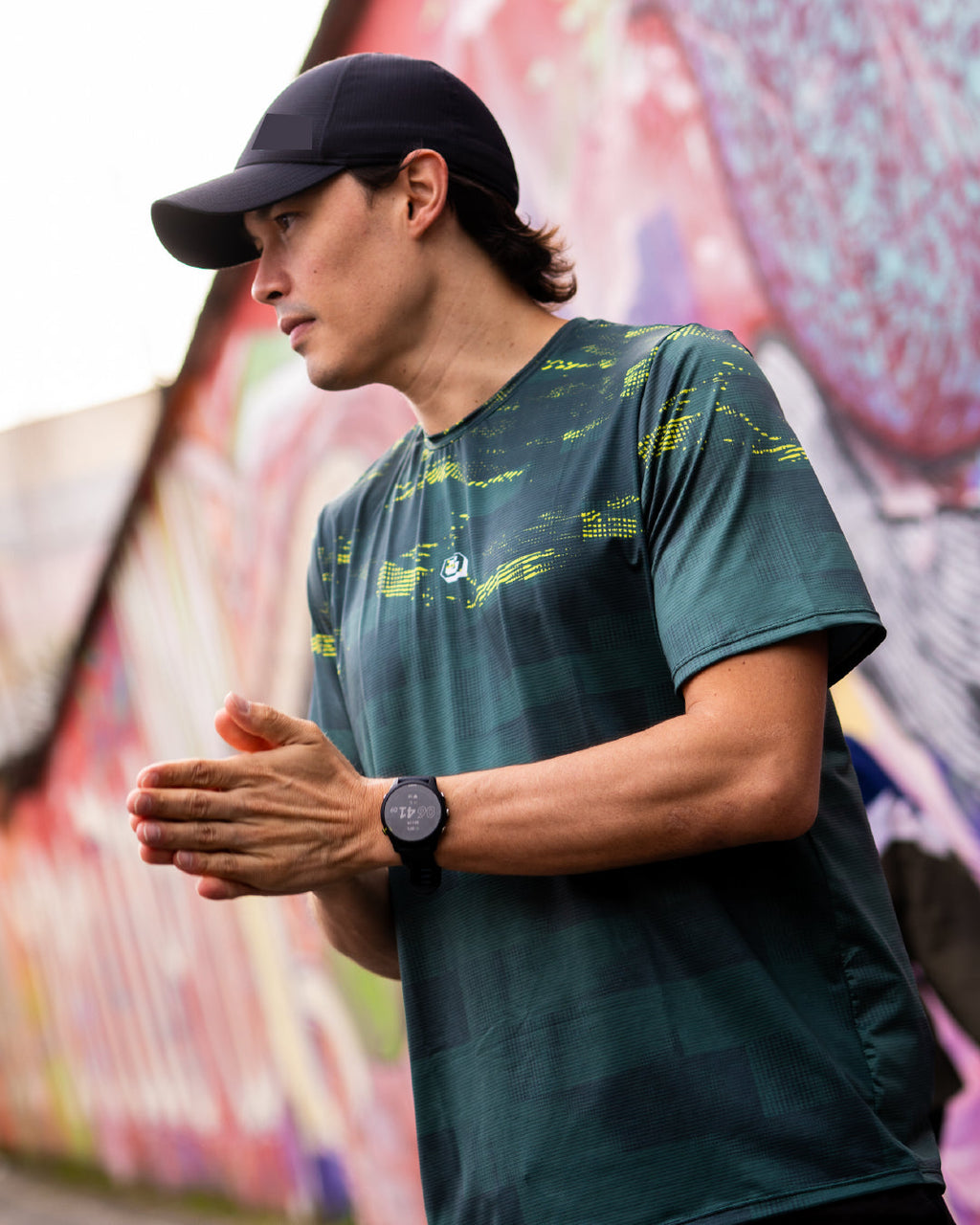 Corredor Jersey Running Ultimate verde para hombre, vista frontal casual completa