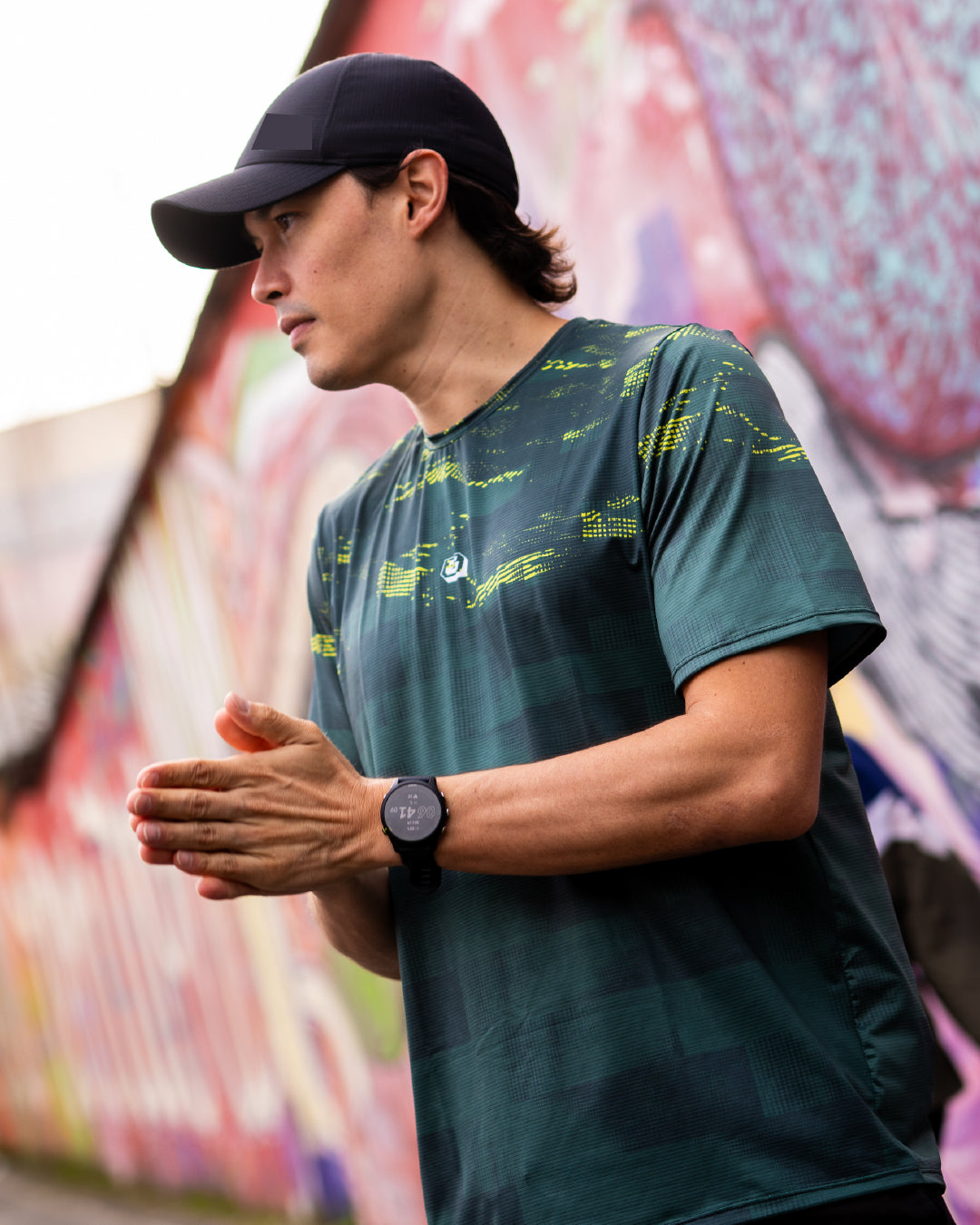 Corredor Jersey Running Ultimate verde para hombre, vista frontal casual completa