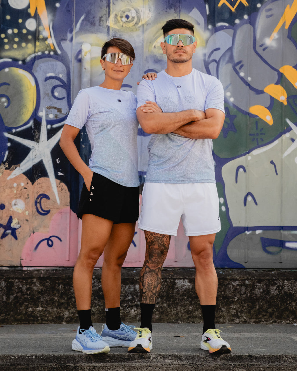 Corredor Pantaloneta Running Momentum blanca para hombre, vista frontal completa