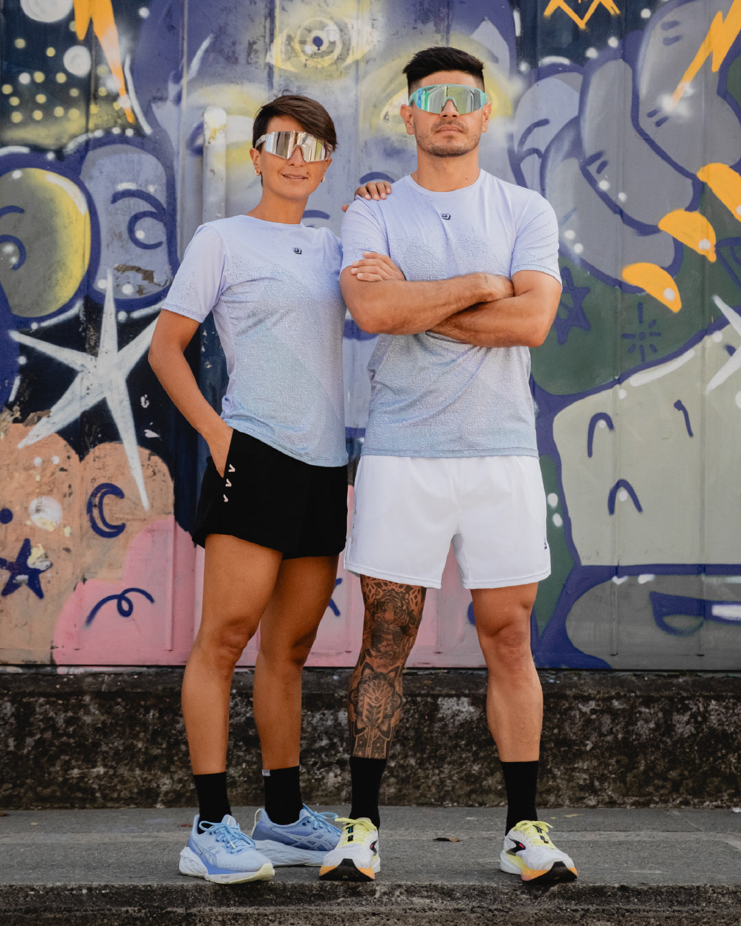 Corredor Pantaloneta Running Momentum blanca para hombre, vista frontal completa