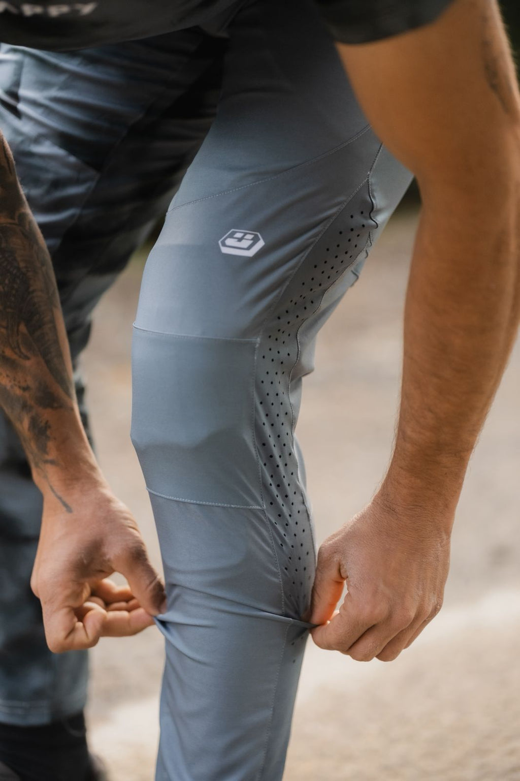 Detalle frontal del Pantalón Humo Smoky Black Hombre ropa MTB Jappy
