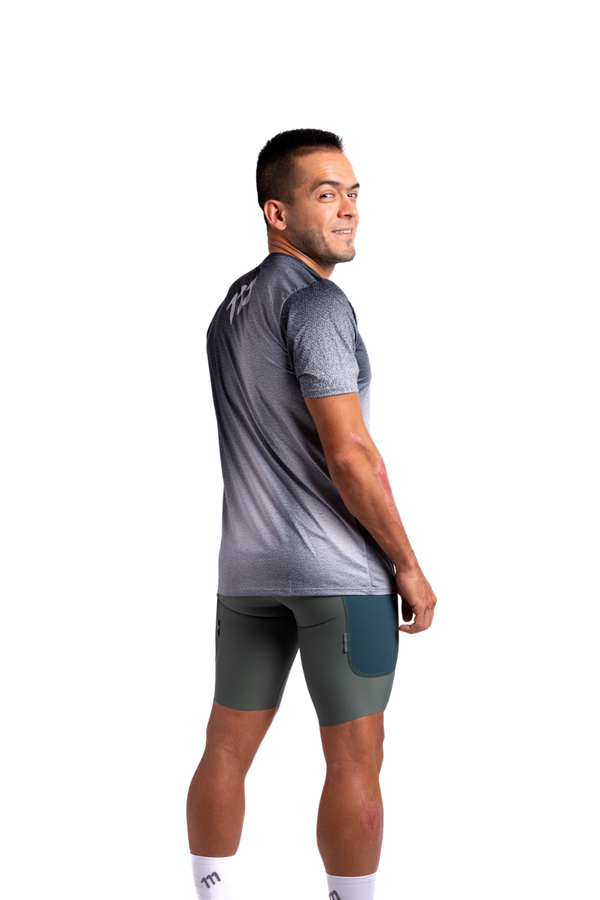 Imagen de Running tee racer errático hombre. corredor vista trasera